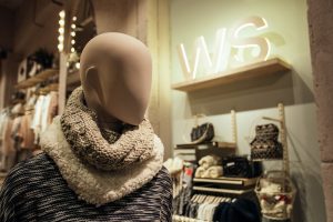 Interior de tienda Women’secret, fotografía de interiorismo retail